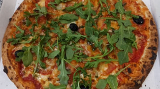 Au soleil - Une pizza