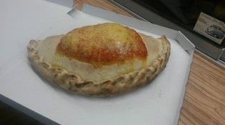 Chez pizz - Une calzone 