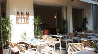 Annette Cafe - La façade