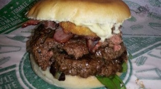 Fresh Burgers & Burritos - Un burger double french