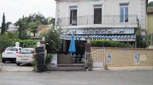 Le mabrouk - La façade du restaurant