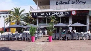 Le Saint Charles - La façade du restaurant