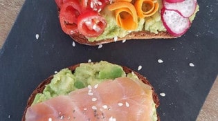 Happy Dej - Des avocado toasts