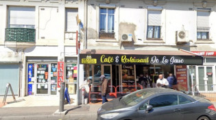 Cafe De La Gare - La façade