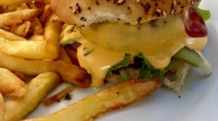 Chez David - Un burger et frites