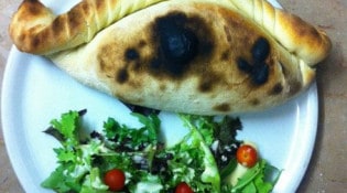 Pizza Pampa - Une calzone