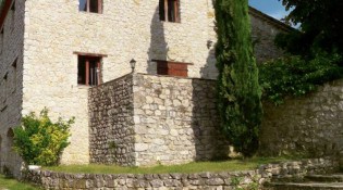 Auberge de Crussol - La façade du restaurant