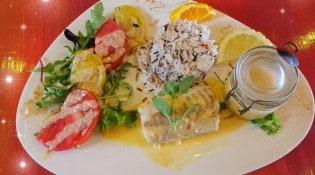Chez Léon - Dos de cabillaud aux agrumes, avec riz trois couleurs et et salade de tomates