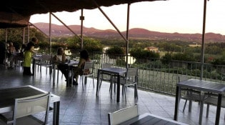 Le Relais de la Vignasse - Autre vue de la terrasse