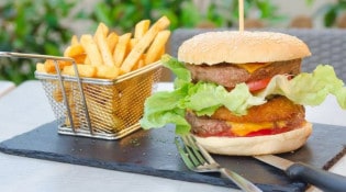 Chez Mag - un burger, frites