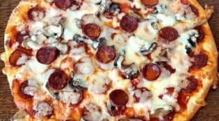 Destree Thomas - Une pizza