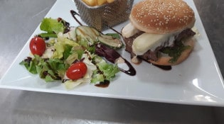 Hôtel du commerce - Un burger