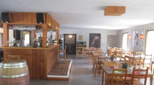 La tanière - La salle de restauration 