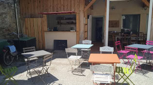 Les Colporteurs - La terrasse