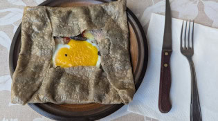 Les Colporteurs - Une crêpe