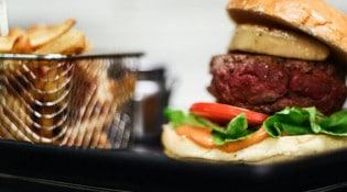 L'Illustre - Un burger et frite
