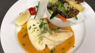 La Barge - Filet de loup sauce américaine et sa poêlée de légumes du marché