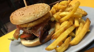 La Bonne Frite - Un burger, frites 