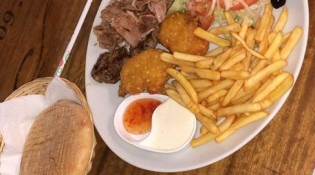 Delice kebab - une assiette