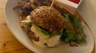 Le Comptoir - Une assiette burger