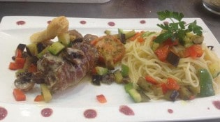 Studio B Café - Paupiette de veau farcis a la dinde, spaghetti petit légumes tomates provençal sauce champignons