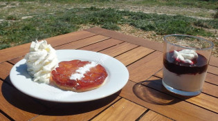 Marseille en face - Tarte tatin et yaourt grec