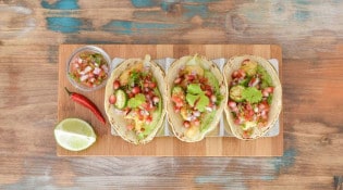 Taquería LoKa - Tacos au poulet "bombe"