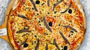 Pizza des collines du Garlaban - Une n𝒂𝒑𝒐𝒍𝒊𝒕𝒂𝒊𝒏𝒆