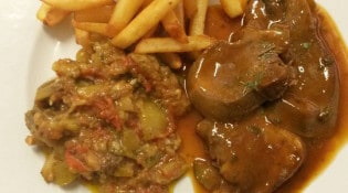 O Bistrot gourmand - Langue de boeuf sauce piquante, pilons de poulet sauce moutarde, blanquette de veau