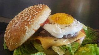 Snack Le Phenix - Un burger