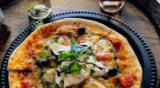 Les Gourmands - Une pizza