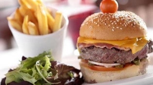 Bistrot Steak House - Un burger et frites