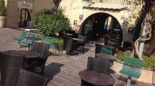 French Coffee Shop - La façade du restaurant