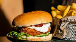 Au Comptoir de Malia - Un burger, frites