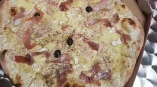 Pizza 8 - Une pizza