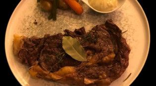 Restaurant signature - Un plat
