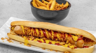 Bar à Burger - Un hot dog avec frites