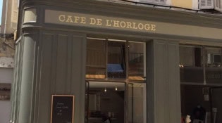 Le café de l’horloge - La façade