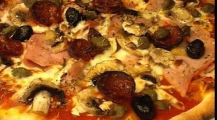 Café Sud - Une pizza aux quatres saisons