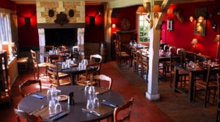 Auberge des Deux Tonneaux - La salle de restauration