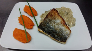 Le Bistrot des Passants - Pavé de bar sur fondue de poireaux et purée de carottes