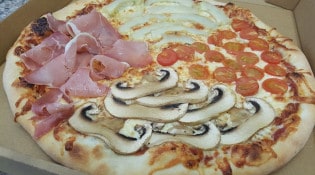 Pizz'Happy - Une saisons: sauce tomate, artichauts, tomates cerises, champignons, jambon cru, fromage
