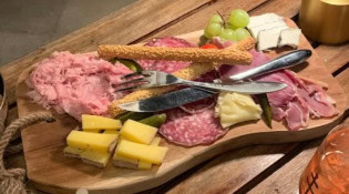 Le Lys - Une planche de charcuteries