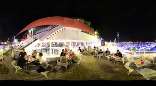 Le Floor - La façade du restaurant 