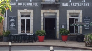 Café du commerce - La façade du restaurant