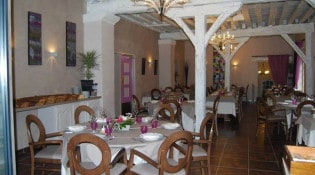 Le vieux moulin - La salle de restauration 