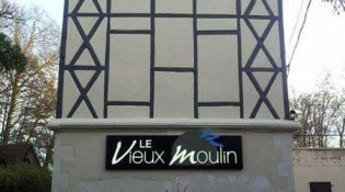 Le vieux moulin - La façade du restaurant 