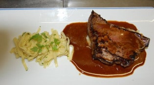 Le Prieuré - Tranche de foie de veau poêlée puis déglacée au vinaigre de noix