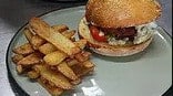 Brasserie le Café - Un burger, frites 