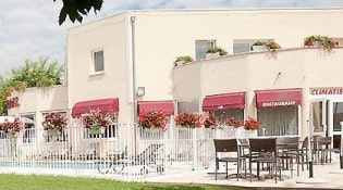 Balladins - La façade du restaurant